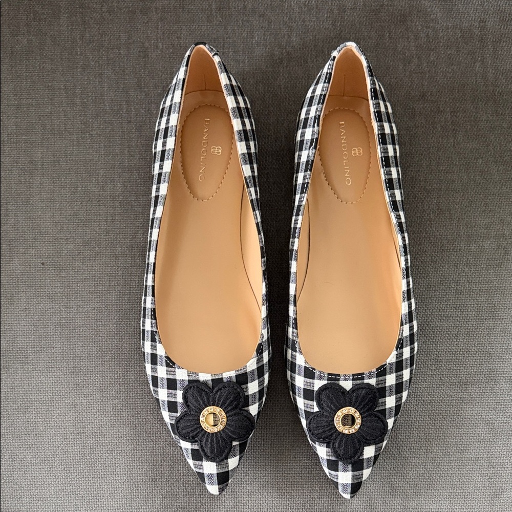 NWOT Bandolino Starry Flats